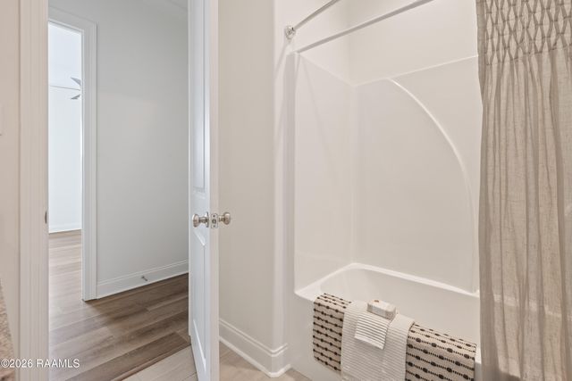 128 Jagged Grove Lane, Youngsville, LA 70592