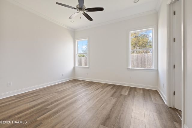 128 Jagged Grove Lane, Youngsville, LA 70592