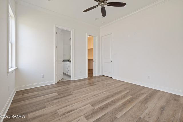 128 Jagged Grove Lane, Youngsville, LA 70592