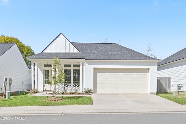 128 Jagged Grove Lane, Youngsville, LA 70592