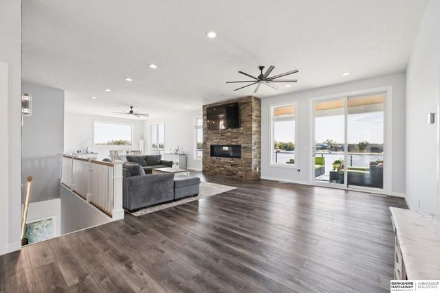 734 Cobblestone Pointe, Ashland, NE 68003