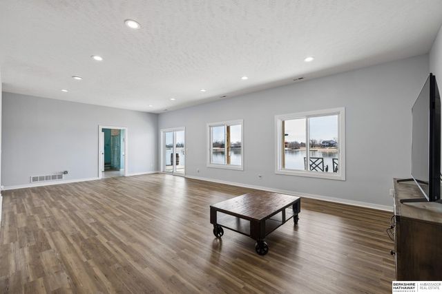 734 Cobblestone Pointe, Ashland, NE 68003