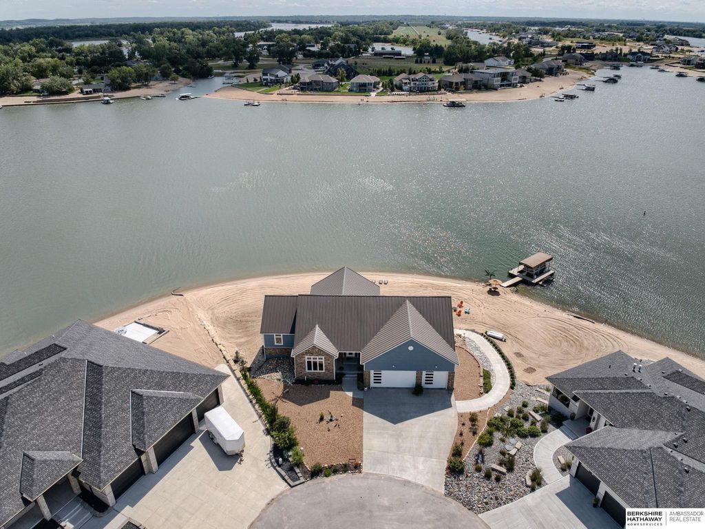 734 Cobblestone Pointe, Ashland, NE 68003