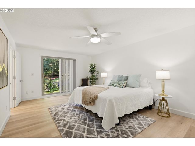 206 OSWEGO Smt, Lake Oswego, OR 97035