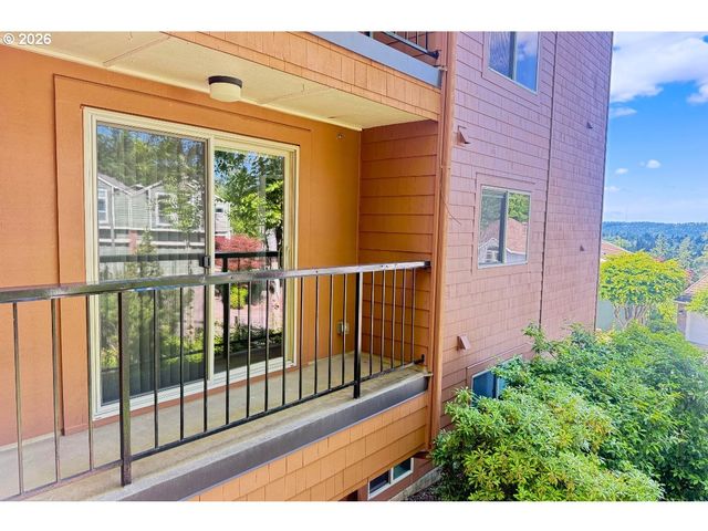 206 OSWEGO Smt, Lake Oswego, OR 97035