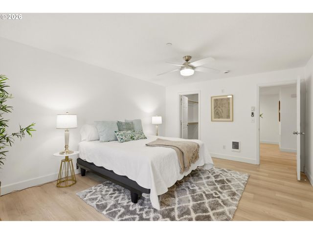 206 OSWEGO Smt, Lake Oswego, OR 97035