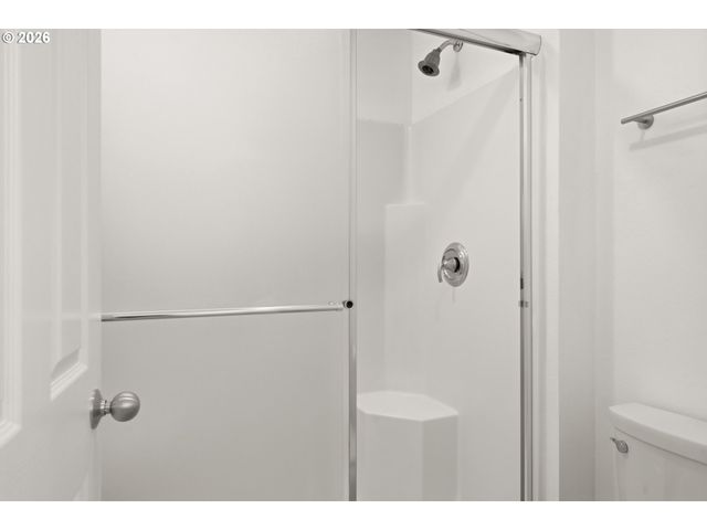 206 OSWEGO Smt, Lake Oswego, OR 97035