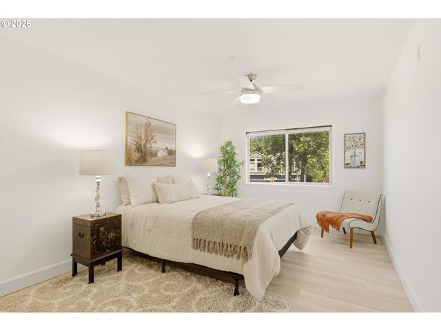 206 OSWEGO Smt, Lake Oswego, OR 97035