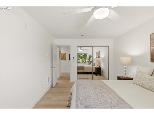 206 OSWEGO Smt, Lake Oswego, OR 97035