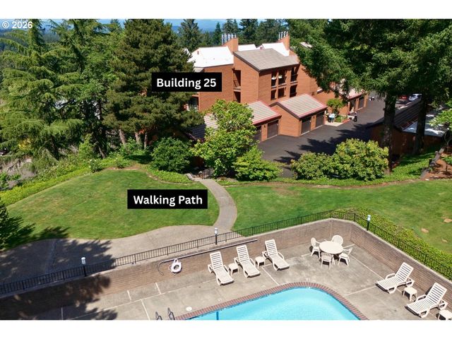 206 OSWEGO Smt, Lake Oswego, OR 97035