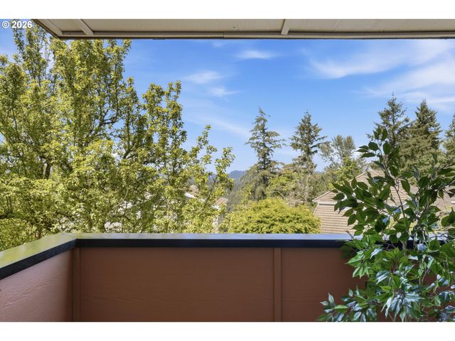 206 OSWEGO Smt, Lake Oswego, OR 97035