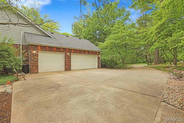 6 Jenn Laur Drive, Edwardsville, IL 62025