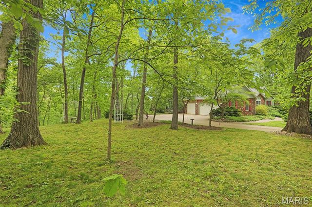 6 Jenn Laur Drive, Edwardsville, IL 62025