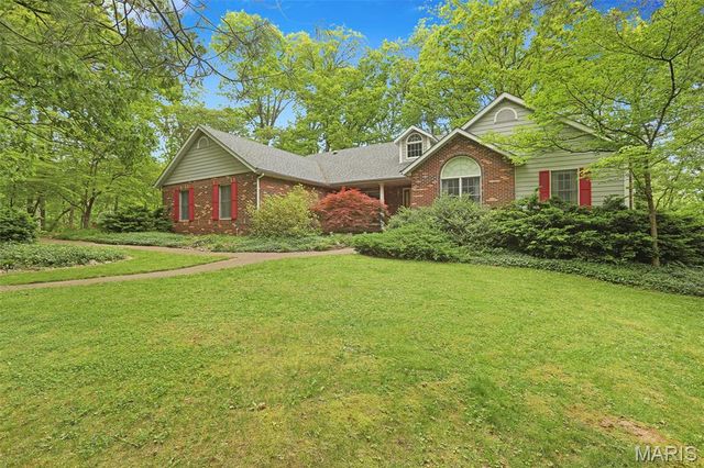 6 Jenn Laur Drive, Edwardsville, IL 62025