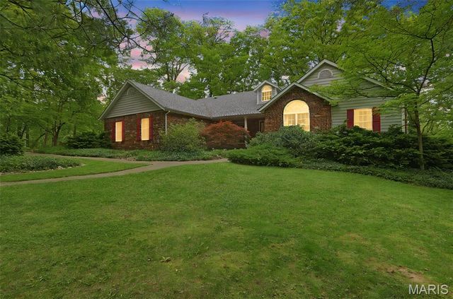 6 Jenn Laur Drive, Edwardsville, IL 62025