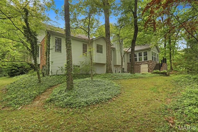 6 Jenn Laur Drive, Edwardsville, IL 62025