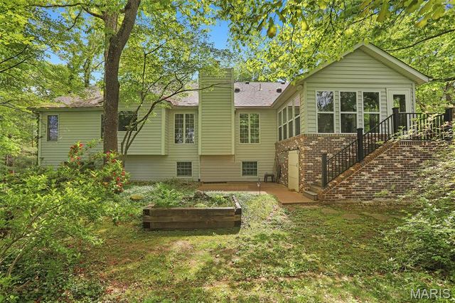 6 Jenn Laur Drive, Edwardsville, IL 62025