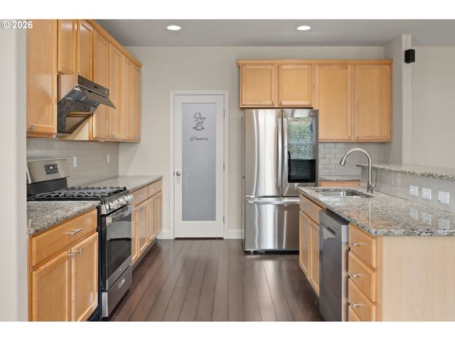 1190 PEASCOD Dr, Eugene, OR 97402