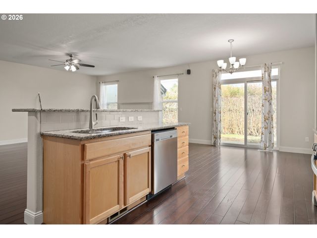 1190 PEASCOD Dr, Eugene, OR 97402
