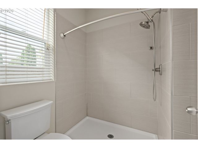 1190 PEASCOD Dr, Eugene, OR 97402