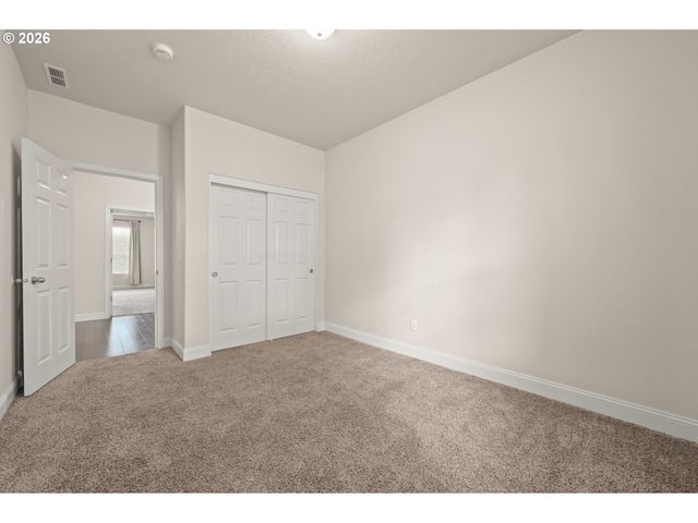 1190 PEASCOD Dr, Eugene, OR 97402