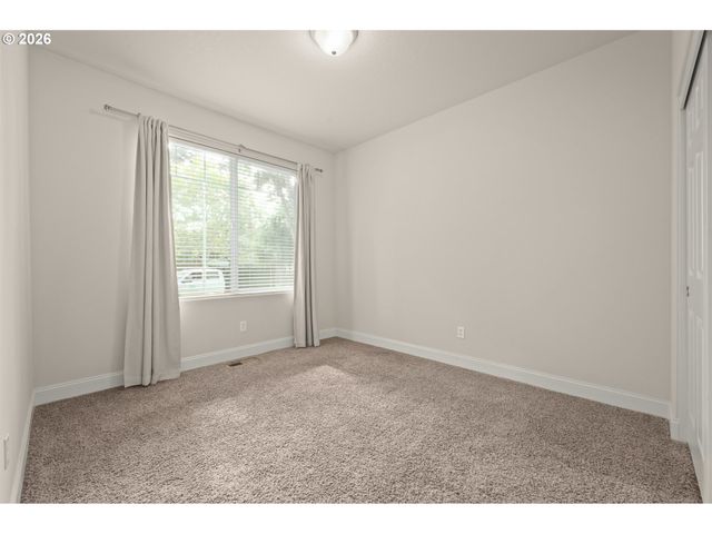 1190 PEASCOD Dr, Eugene, OR 97402
