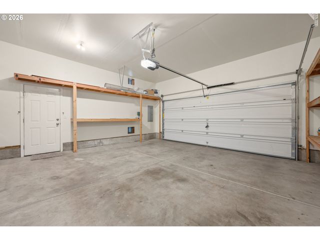 1190 PEASCOD Dr, Eugene, OR 97402