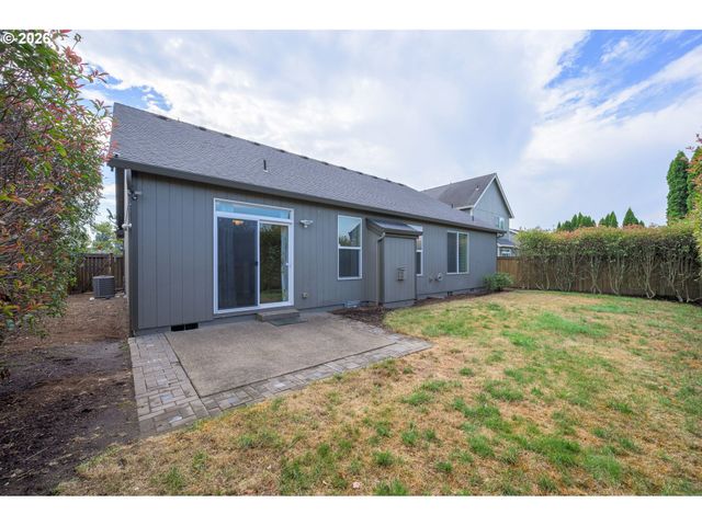 1190 PEASCOD Dr, Eugene, OR 97402