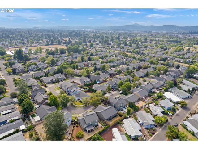 1190 PEASCOD Dr, Eugene, OR 97402