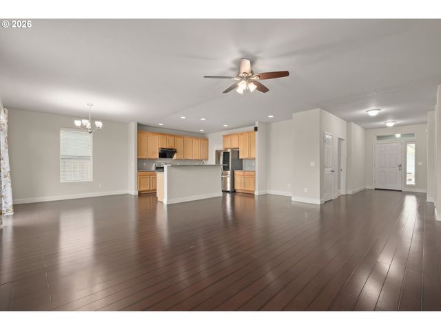 1190 PEASCOD Dr, Eugene, OR 97402