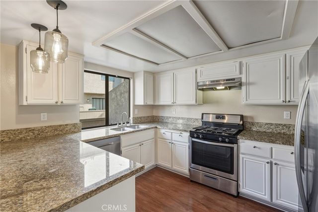 334 W 220TH Street, Carson, CA 90745