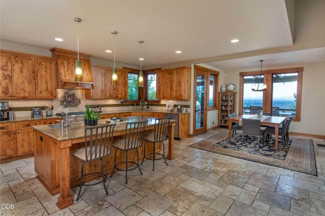 646 NW Powell Butte Loop, Bend, OR 97703