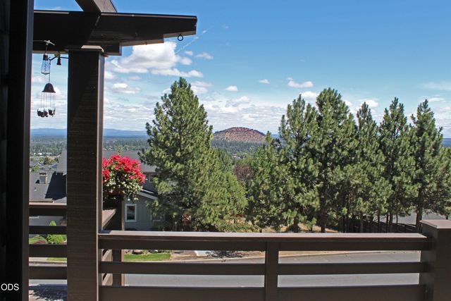 646 NW Powell Butte Loop, Bend, OR 97703