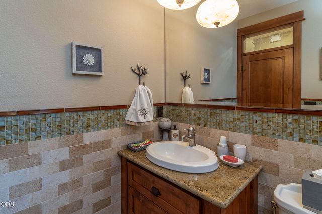 646 NW Powell Butte Loop, Bend, OR 97703