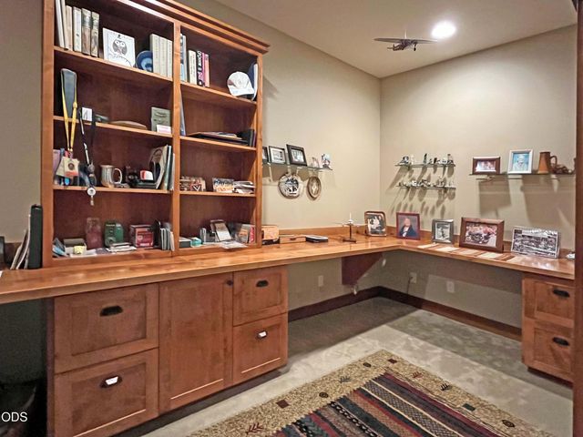 646 NW Powell Butte Loop, Bend, OR 97703