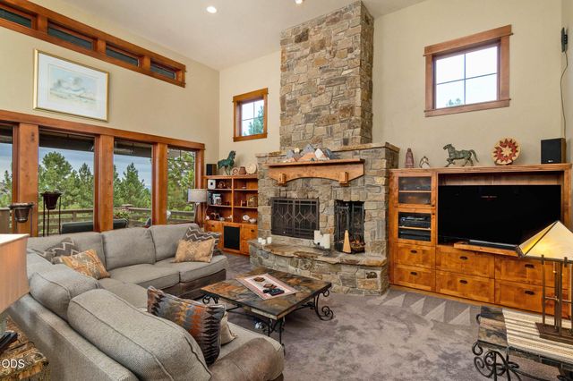 646 NW Powell Butte Loop, Bend, OR 97703