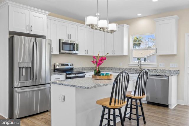 177 AZURE DR, Colonial Beach, VA 22443