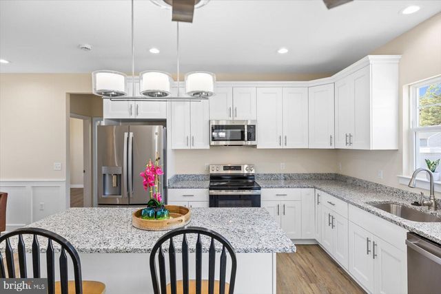 177 AZURE DR, Colonial Beach, VA 22443