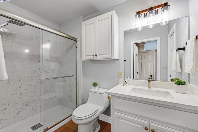 20340 Hunters Knls, Castro Valley, CA 94552