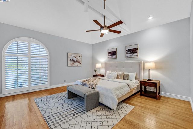 20340 Hunters Knls, Castro Valley, CA 94552