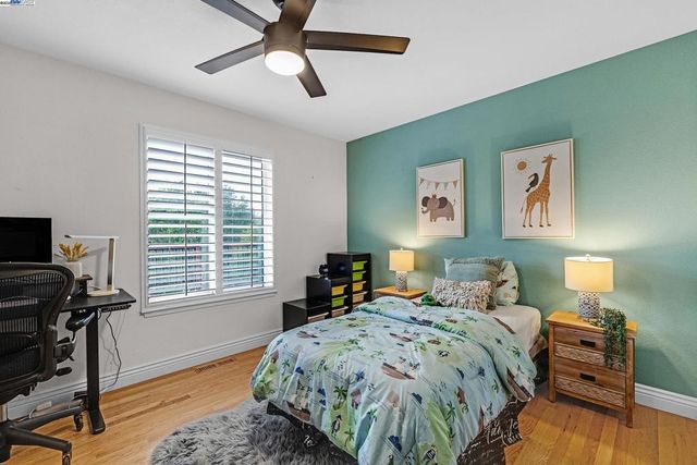 20340 Hunters Knls, Castro Valley, CA 94552