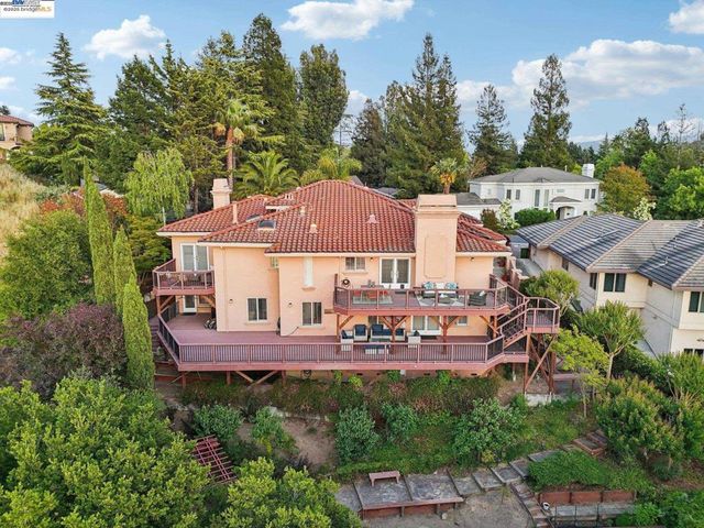 20340 Hunters Knls, Castro Valley, CA 94552