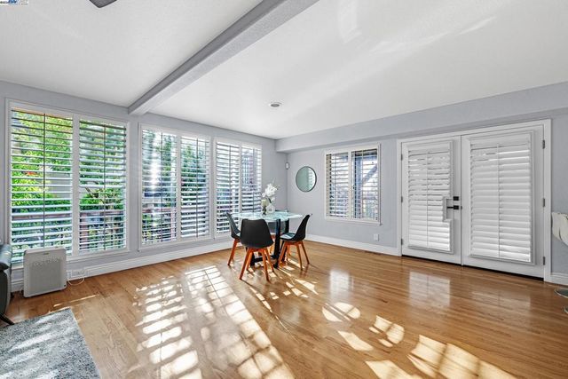 20340 Hunters Knls, Castro Valley, CA 94552