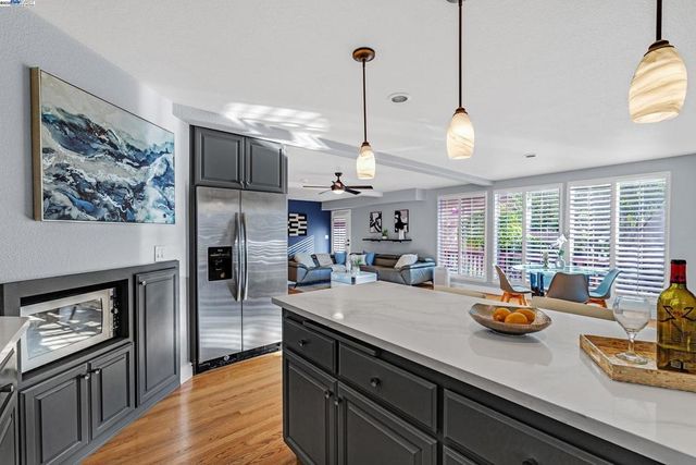 20340 Hunters Knls, Castro Valley, CA 94552