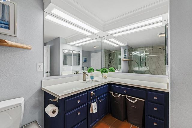 20340 Hunters Knls, Castro Valley, CA 94552