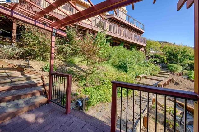 20340 Hunters Knls, Castro Valley, CA 94552