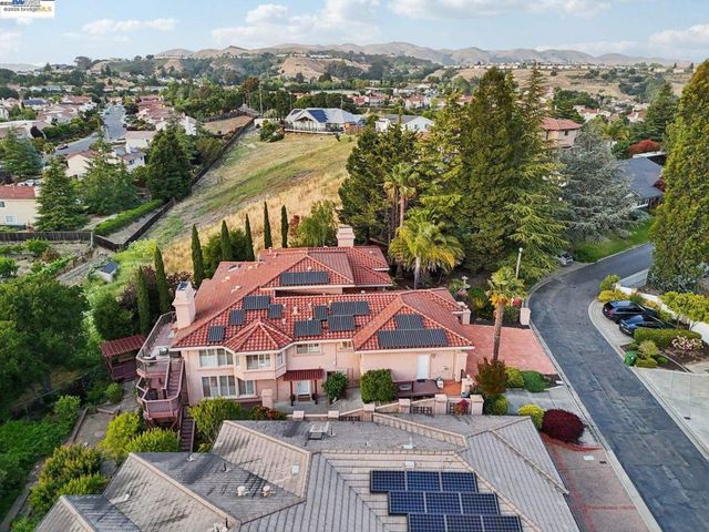 20340 Hunters Knls, Castro Valley, CA 94552