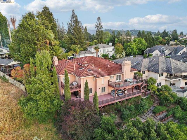 20340 Hunters Knls, Castro Valley, CA 94552