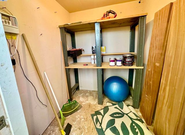 20340 Hunters Knls, Castro Valley, CA 94552