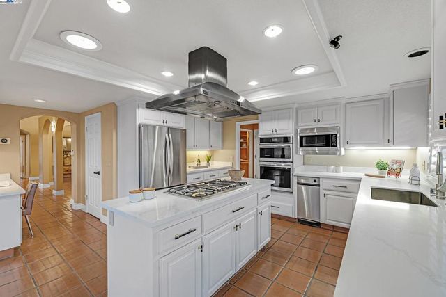 20340 Hunters Knls, Castro Valley, CA 94552